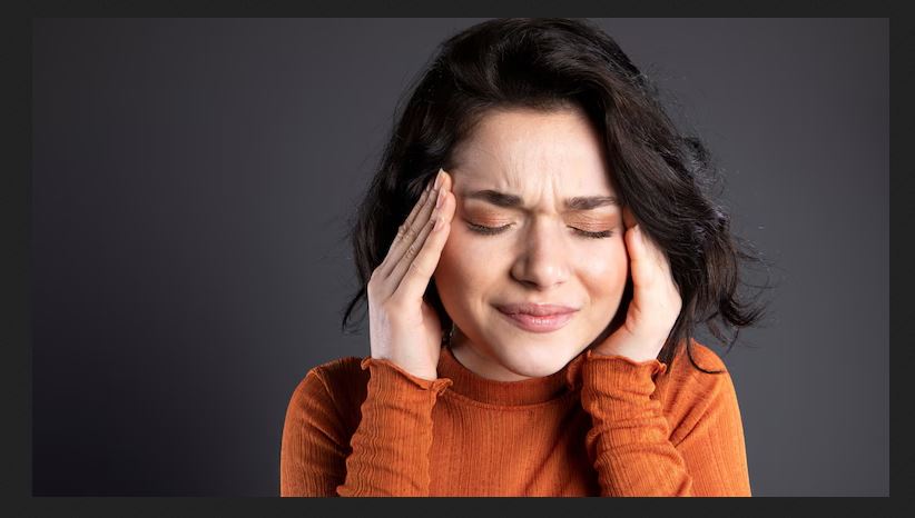 سردرد بعد از پوشیدن عطر و راه حل آن